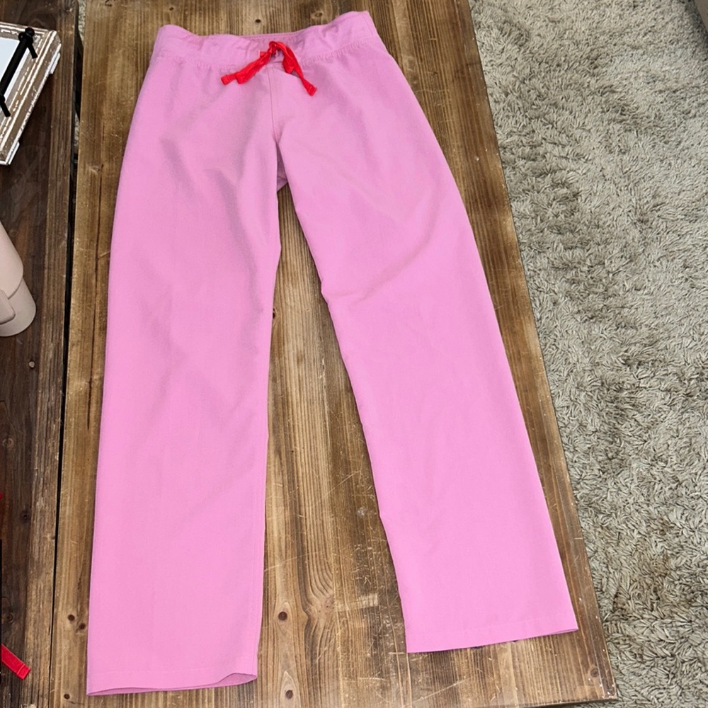 Figs Chalk Pink Livingston Scrub Pants